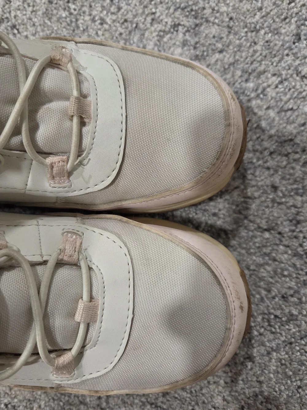 Girls Cat And Jack Size 1 - Light Pink and Cream Snowboots!